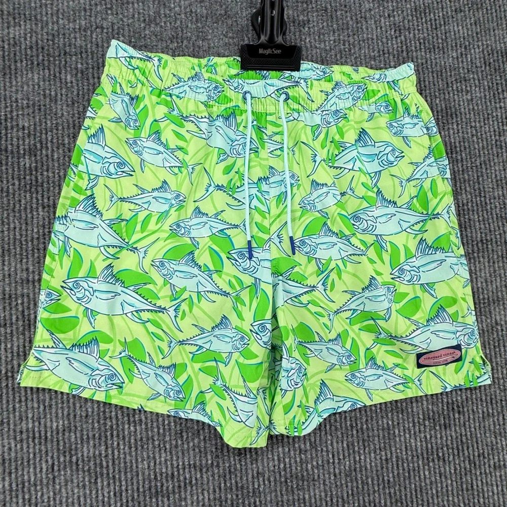 Vineyard Vines Swim Trunks Mens Size M Green NEW 7 Inch Printed Chappy Tuna Fish